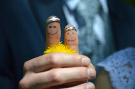 how to attract a pisces man image