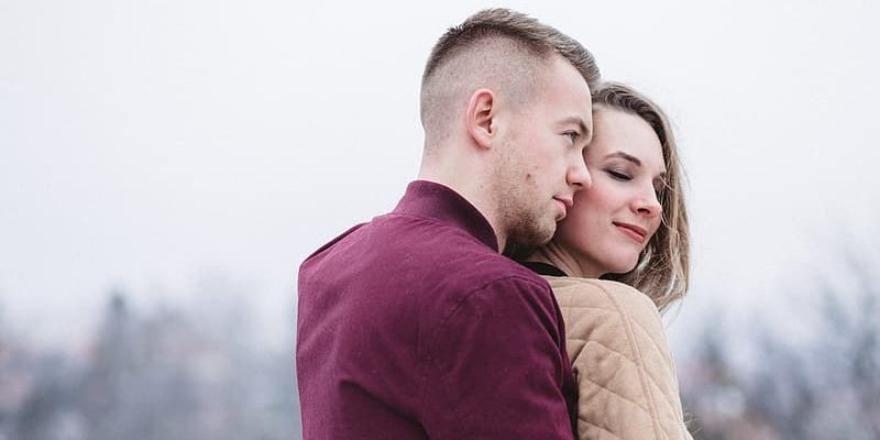 what kind of woman does a leo man like image