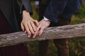 how to get a capricorn man to chase you image