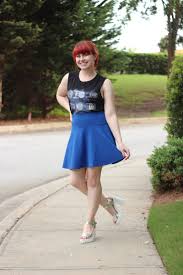 colors that attract a pisces man image