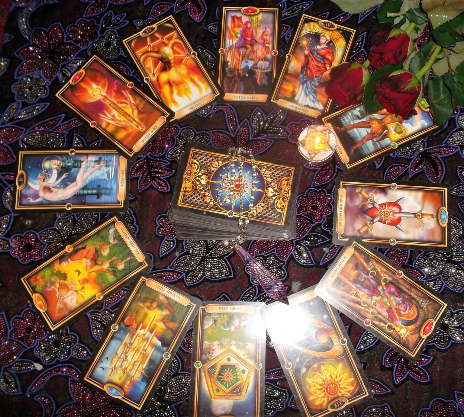 How to Read Your Lover Tarot Cards - How to Make a Man Love You